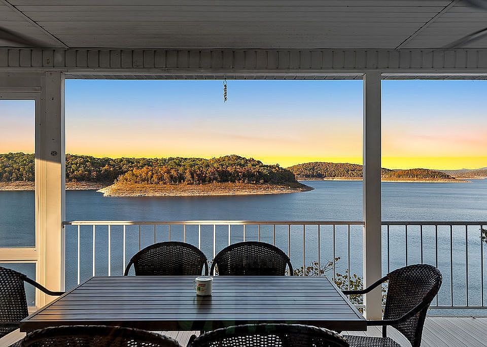 Lakeside living at it's best