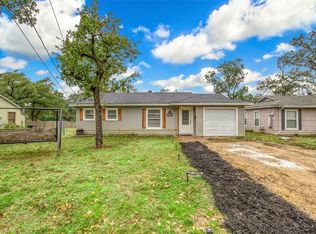 2412 Cravens Rd, Fort Worth, TX 76112