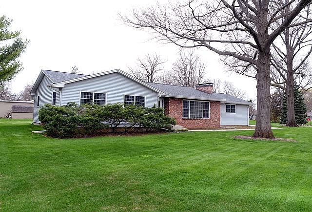 1st image of 1 Oaklane Dr