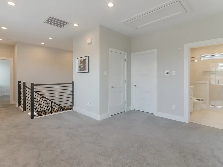 1975 Angelina Dr — Photo 30
