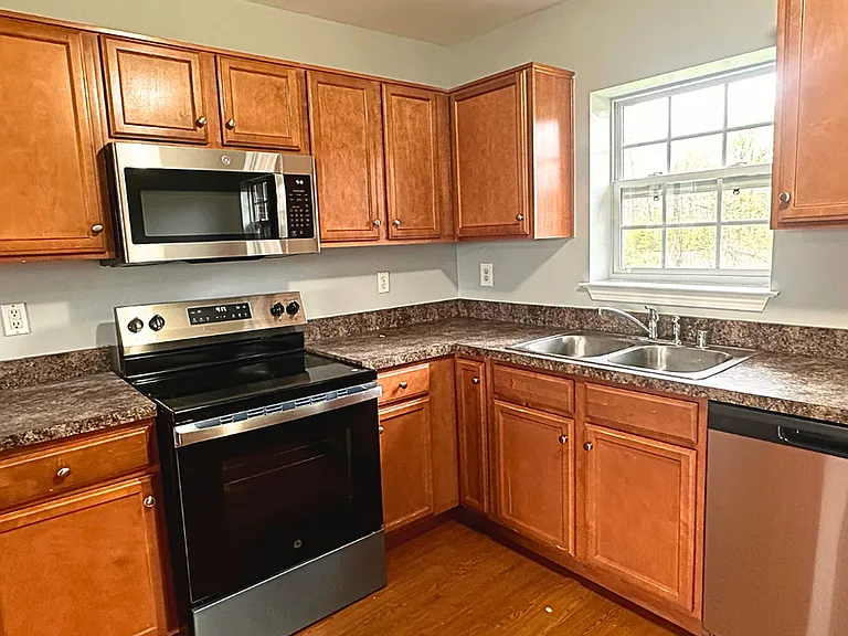 Chilewich Apartments — Photo 43