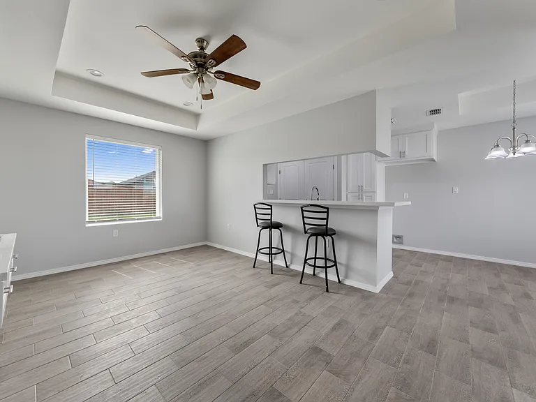 668 Foster Ln — Photo 8