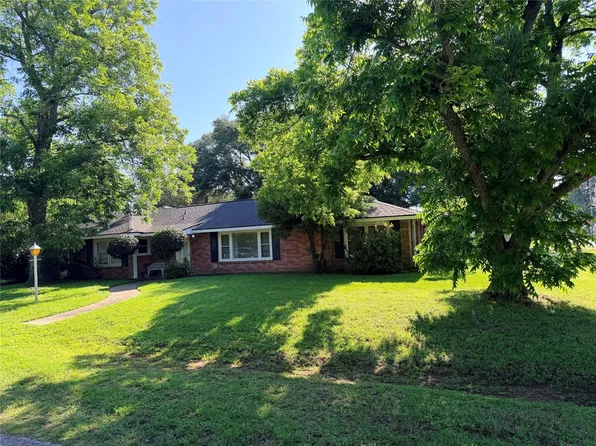 1506 Smith St #A, Waller, TX 77484