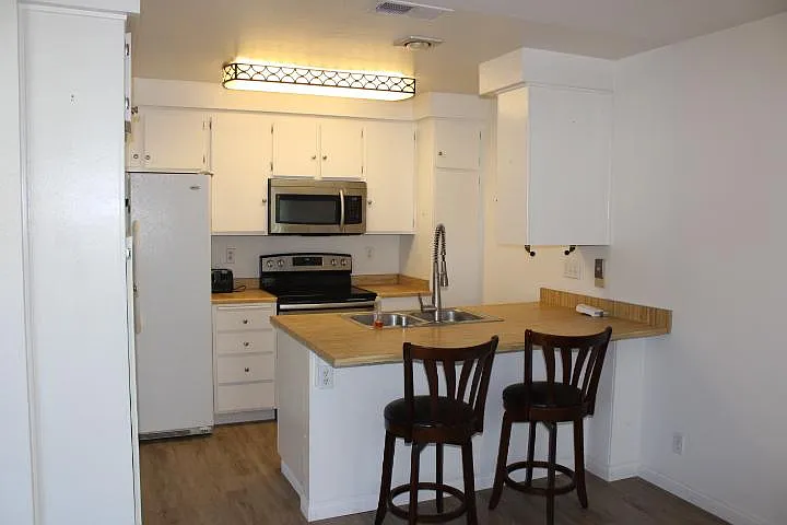 2 bed, 1120 sqft, $2,950 — Photo 3