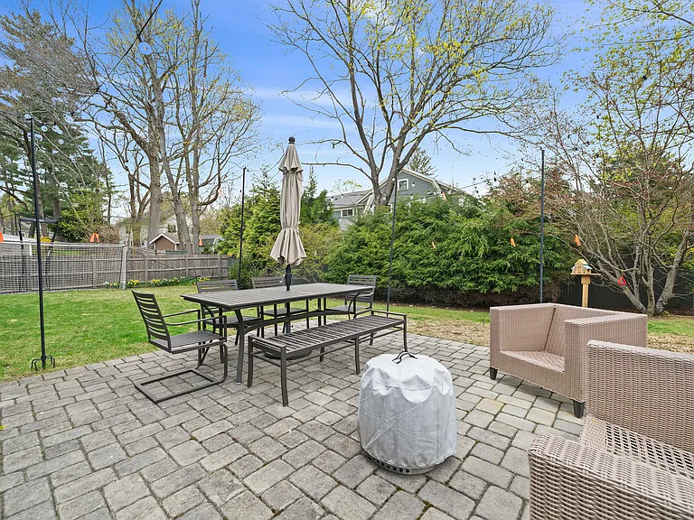 11 Woodhaven Rd — Photo 37