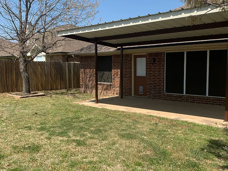 632 Oak View Ct — Photo 24