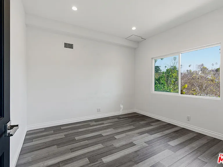 1301 Angelus Ave — Photo 21