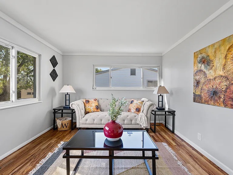 2268 Serra Dr — Photo 24