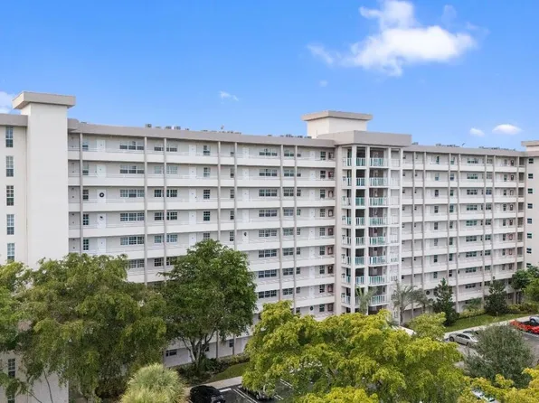 575 Oaks Lane #702, Pompano Beach, FL 33069