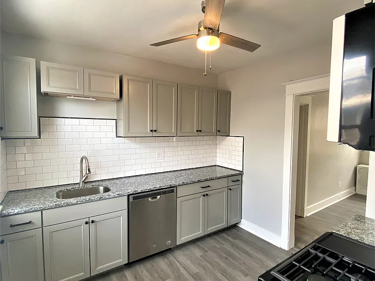 5720 Beacon St #5720 — Photo 15