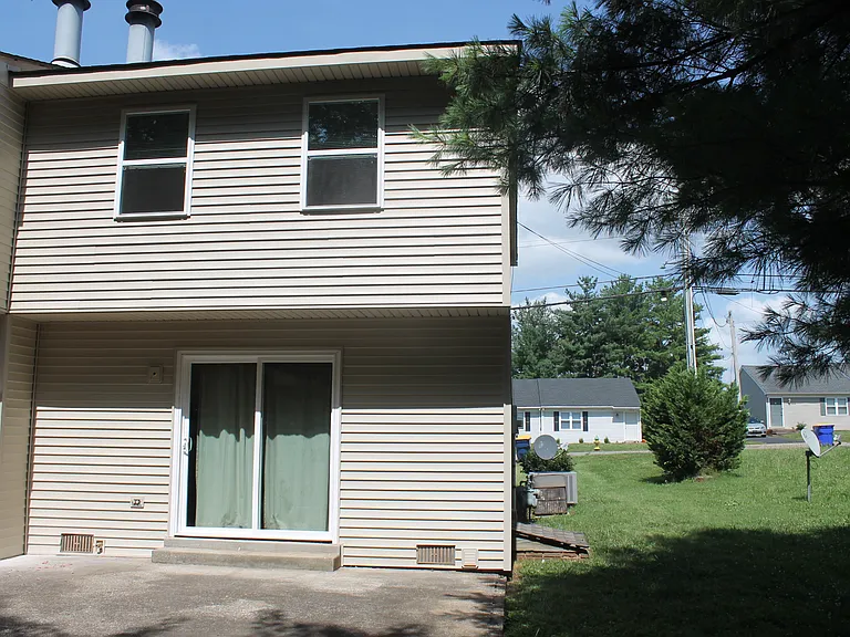 Potter Ave — Photo 2