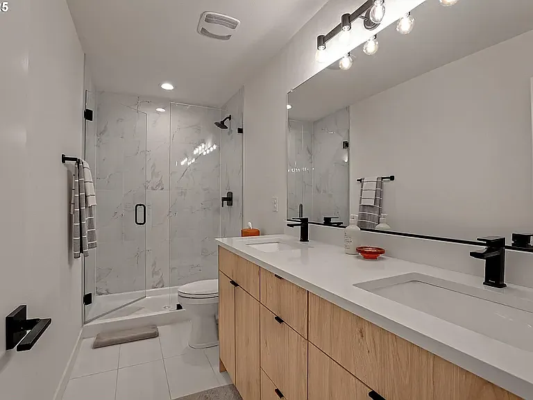 3512 N Haight Ave — Photo 14