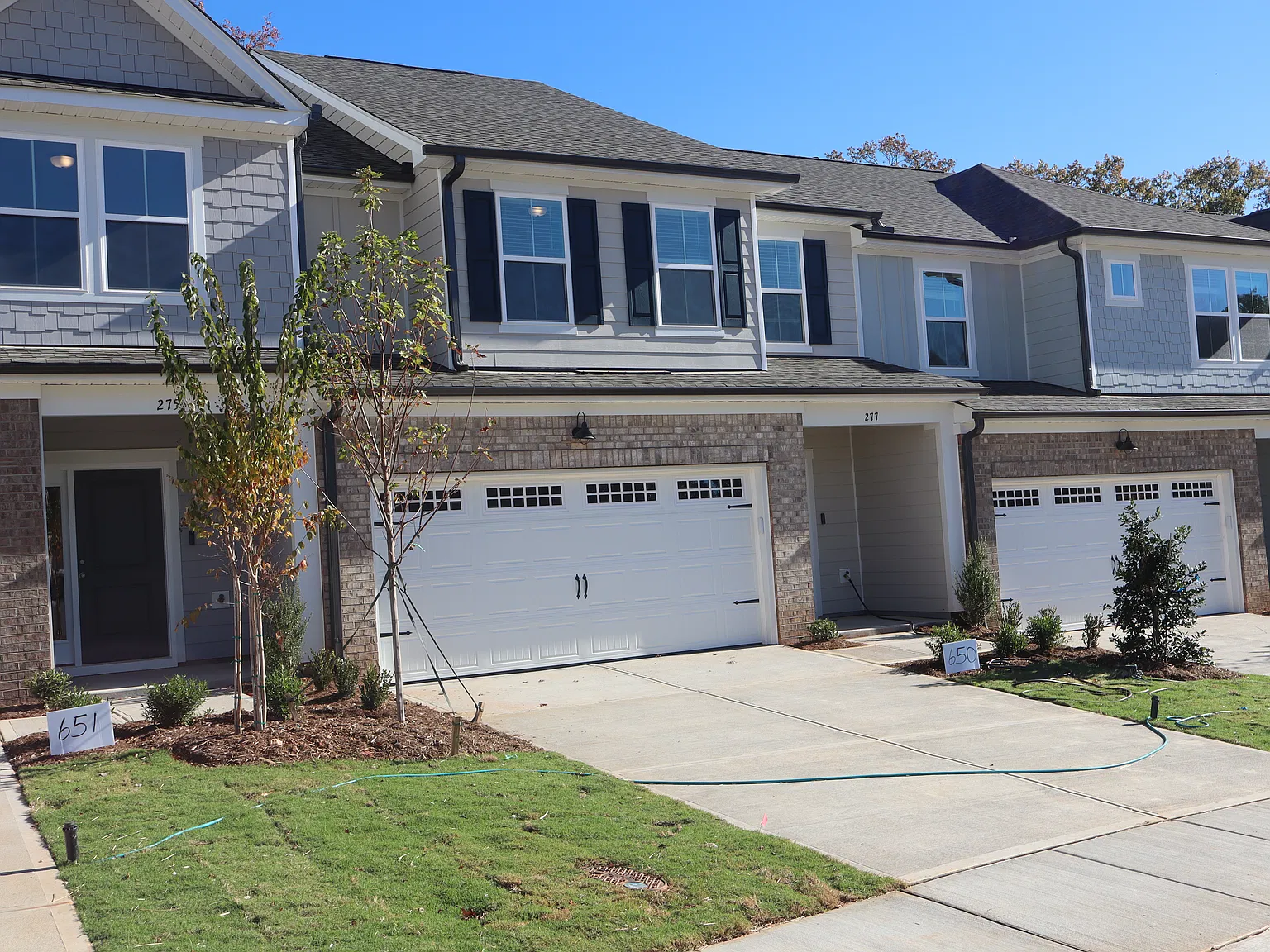 3 bed, 2.5 bath, 1888 sqft, $1,950 — Photo 2