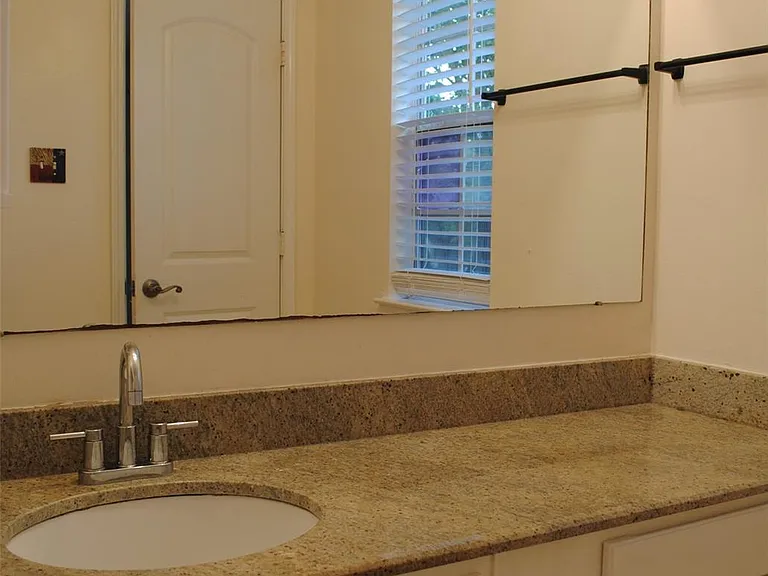 3910 Starbridge Pointe Ln — Photo 28