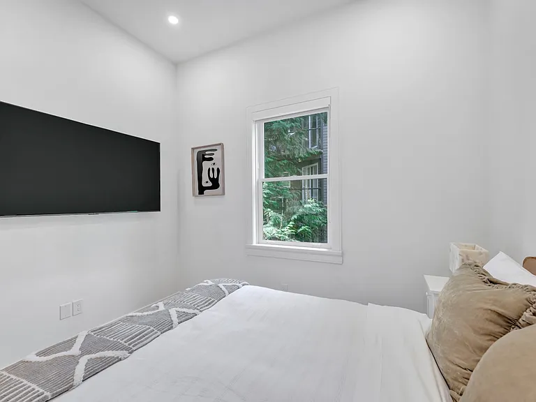 955B Nicola St — Photo 28