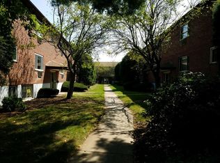 30 Bryon Rd UNIT 1, West Roxbury, MA 02132