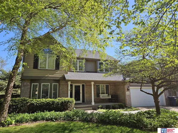 1701 Trelawney Dr, Lincoln, NE 68512