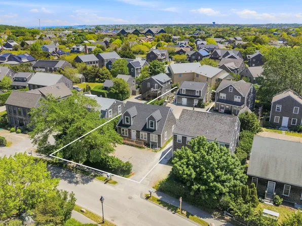 14 Essex Rd, Nantucket, MA 02554