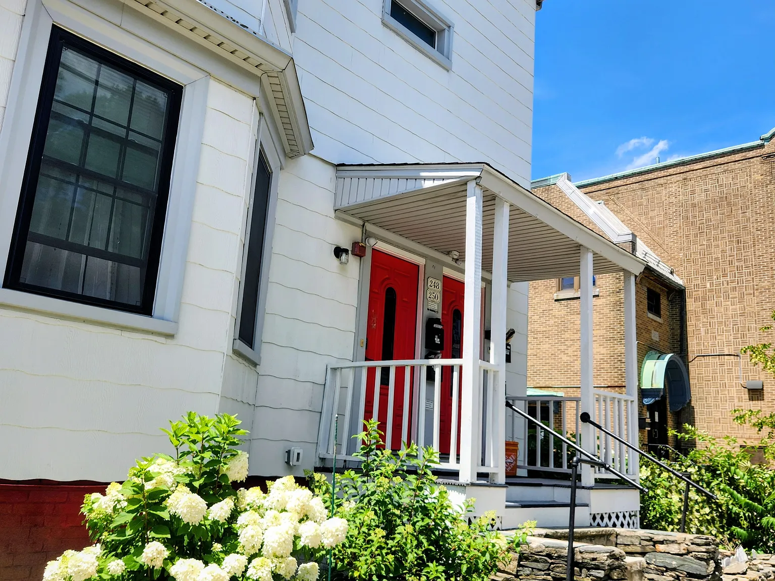 3 bed, 4000 sqft, $950 — Photo 2
