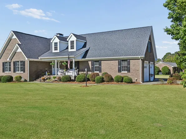 944 Country Club Drive, Ayden, NC 28513