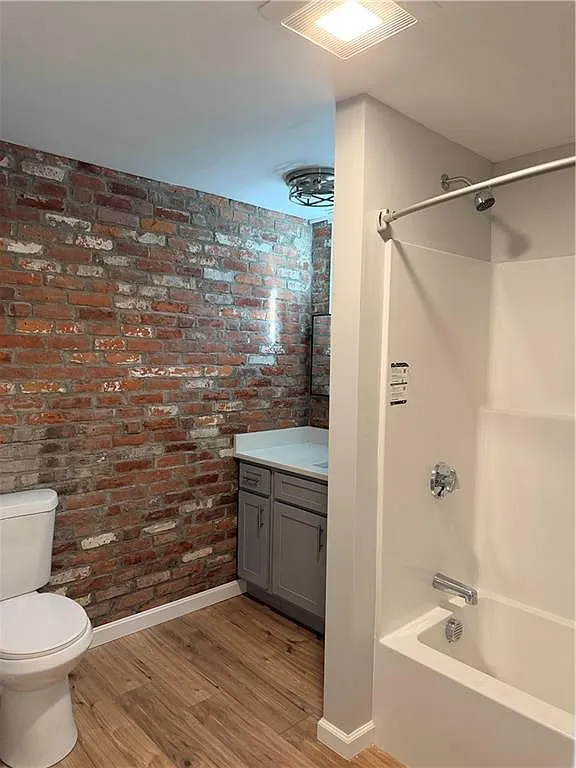 2 bed, 1.0 bath, 900 sqft, $2,100 — Photo 4