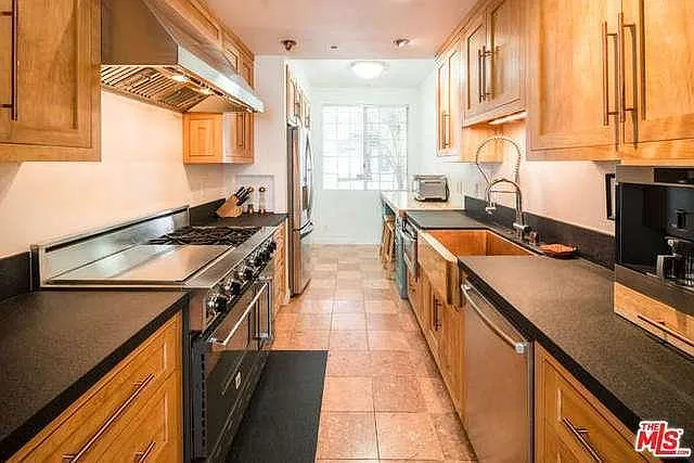 2 bed, 1281 sqft, $3,695 — Photo 1