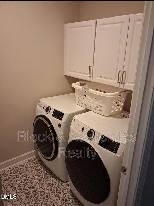 5 bed, 4.5 bath, $3,700 — Photo 4