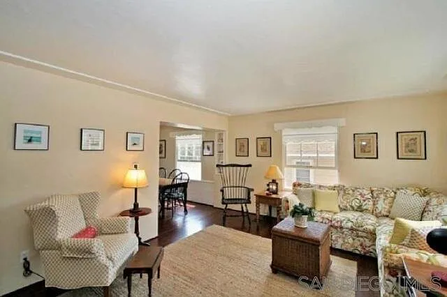 4 bed, 1.5 bath, 2080 sqft, $10,000 — Photo 4