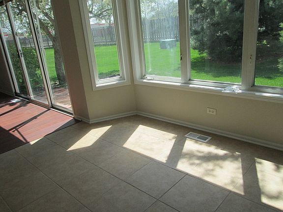 3rd image of 217 Carlisle Ave