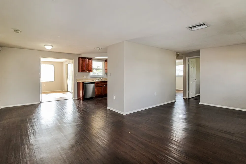 2 bed, 2.0 bath, 1457 sqft, $1,620 — Photo 4