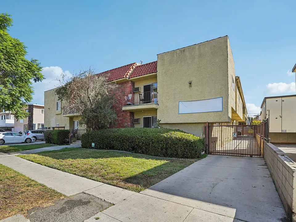3748 Midvale