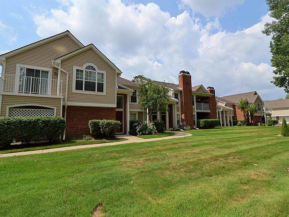 2nd image of 56222 Troon Dr N Unit 202