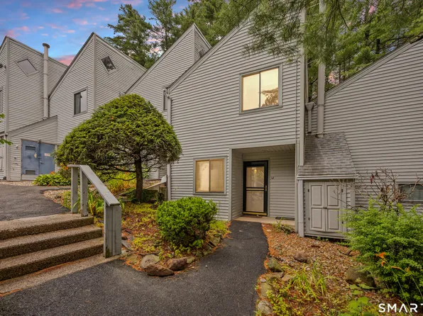 5 Staunton Ct, Farmington, CT