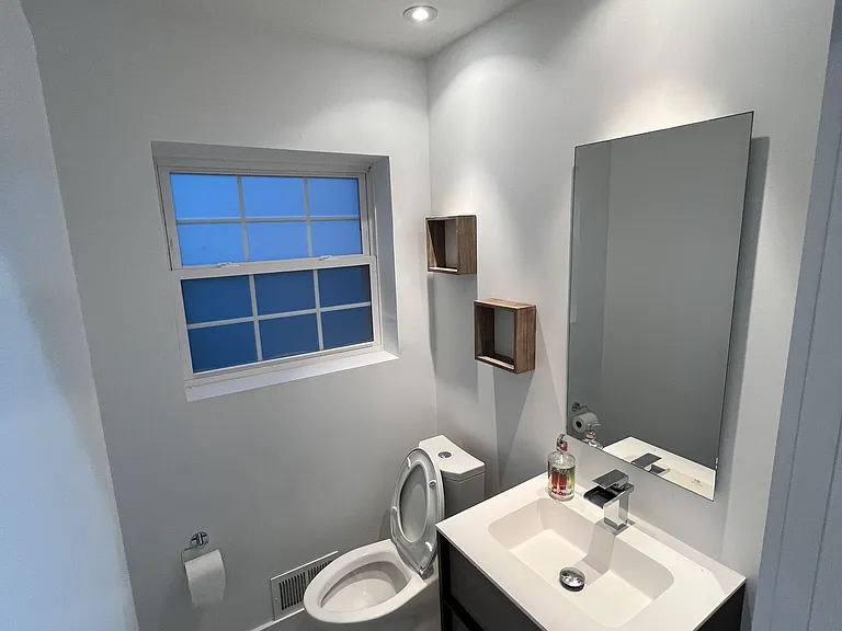 Lockwood Dr — Photo 2