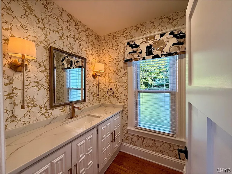 11 Sanger Ave — Photo 4