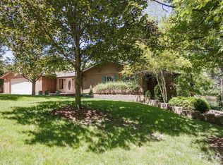 5 Locust Grove Ct, Groveland, IL 61535