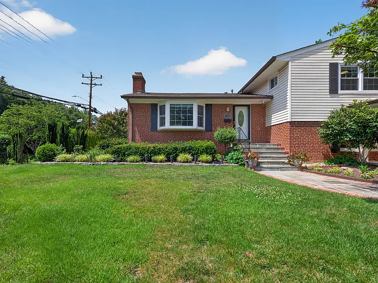 6824 Felix St — Photo 2