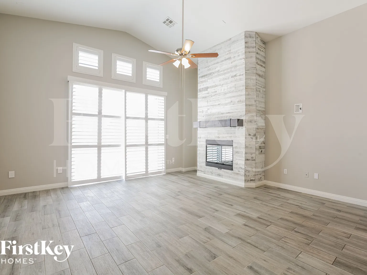 4 bed, 2.0 bath, 2212 sqft, $2,325 — Photo 3