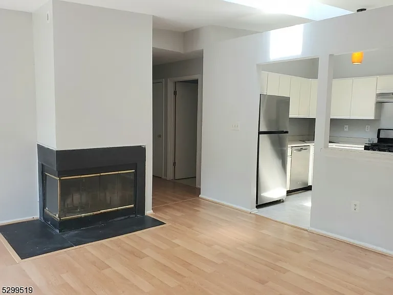 133 Rachel Ct — Photo 2