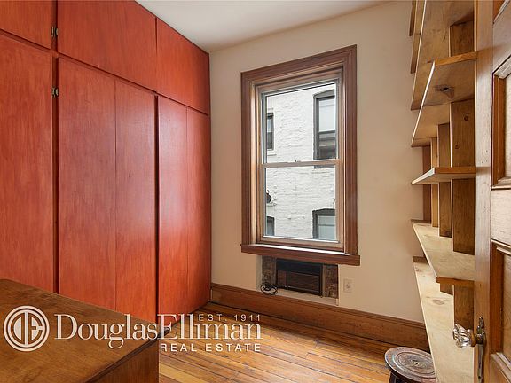 4th image of 125 E 4th St APT 18