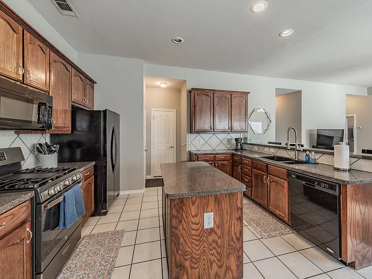 5112 Keating St — Photo 12