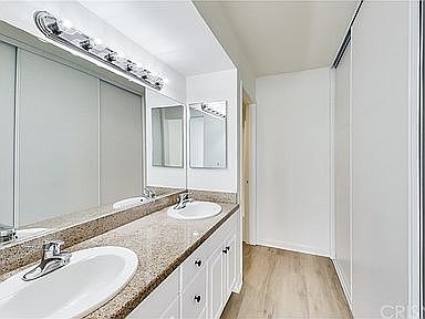 2nd image of 5500 Owensmouth Ave #120-1
