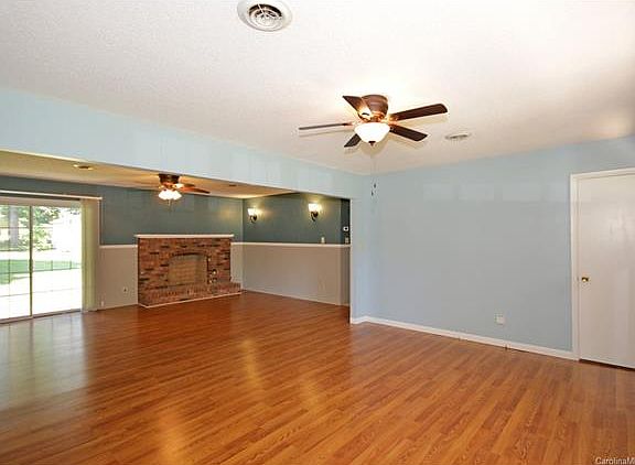 4th image of 144 E Meadowview Dr