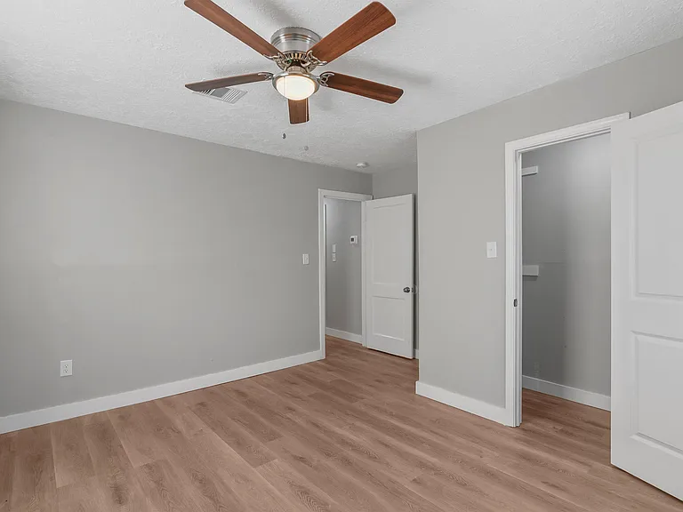 1330 Leaman Ave — Photo 12