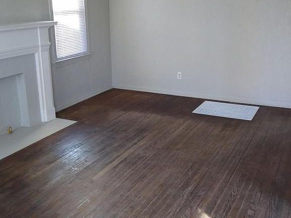 3rd image of 2316 NE 23rd St