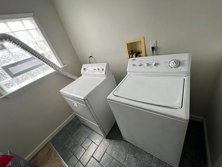 28033 Rosemont St — Photo 14