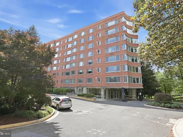 4200 Cathedral Ave NW APT 812, Washington, DC 20016