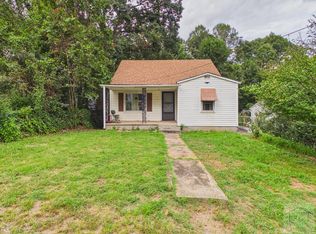 11 Circle Dr, Martinsville, VA 24112