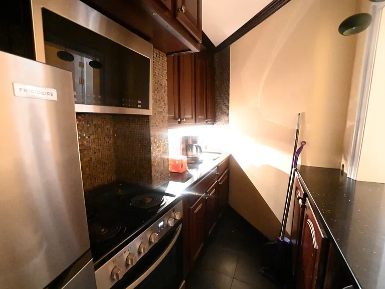 431 Beacon St #1 — Photo 14