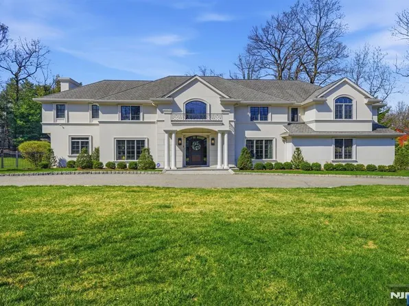 257 Truman Dr, Cresskill, NJ 07626